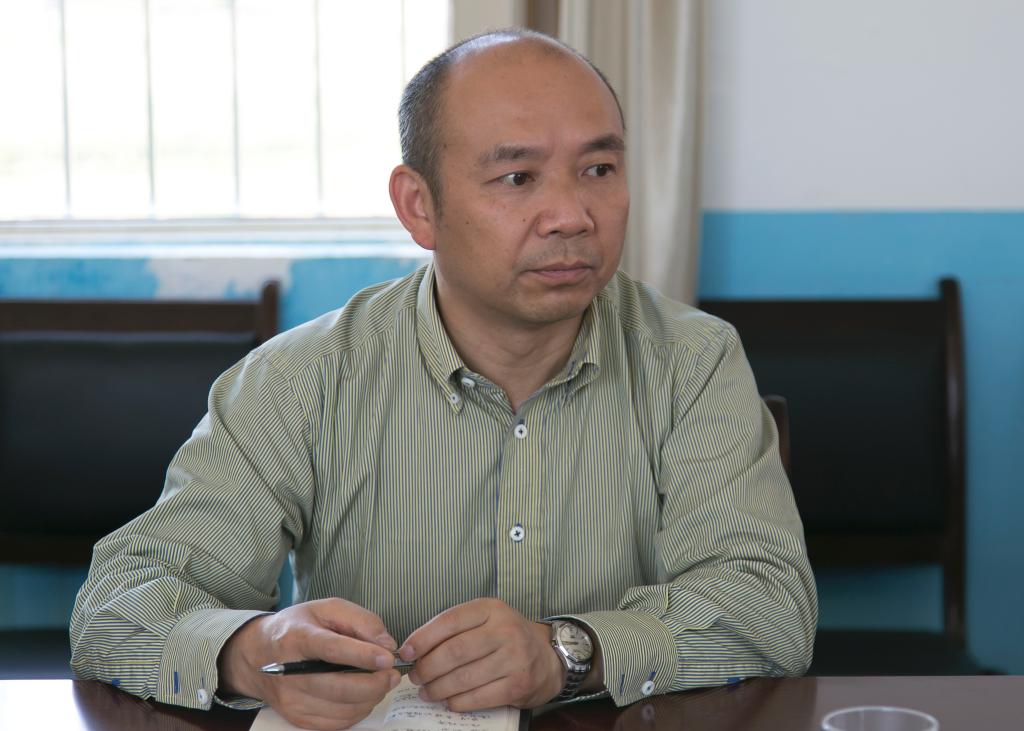 安顺学院副院长郭本华发表讲话施工单位负责人邱刚毅作工作汇报刘雷
